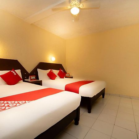 Oyo Hotel Jardin Carpio อากวสคาเลียนเทส ภายนอก รูปภาพ