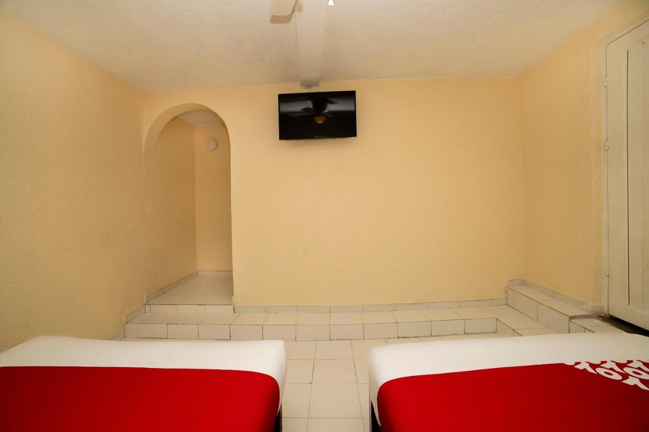 Oyo Hotel Jardin Carpio อากวสคาเลียนเทส ภายนอก รูปภาพ