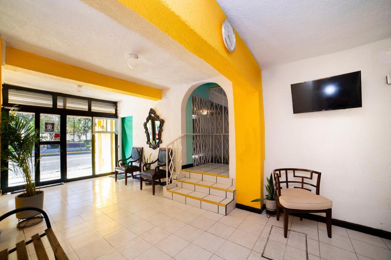 Oyo Hotel Jardin Carpio อากวสคาเลียนเทส ภายนอก รูปภาพ